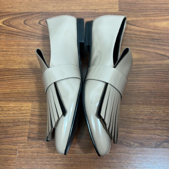 Marc Fisher Nude Kiltie Loafers Sz 5.5 M - Picture 3 of 9